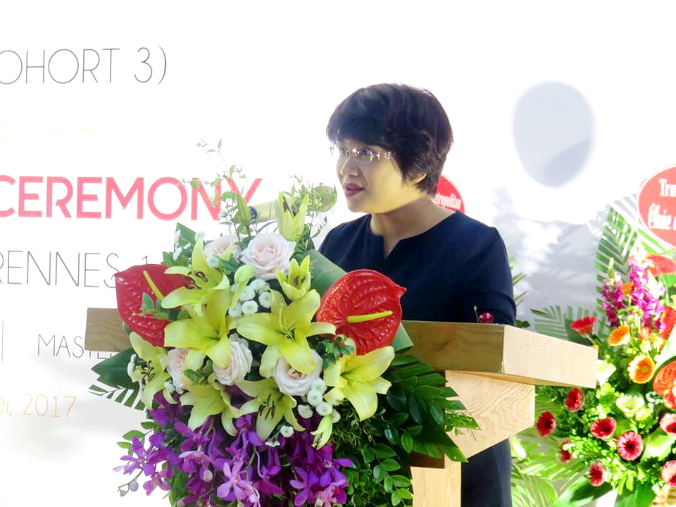 PGS, TS Nguyễn Thu Thủy - Phó Hiệu trưởng nhà trường phát biểu tại buổi lễ.